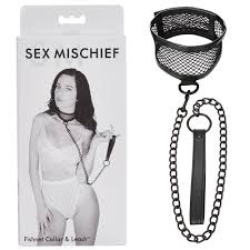 Sex & mischief fishnet collar & leash