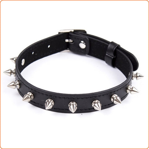 Spike pin buckle collar