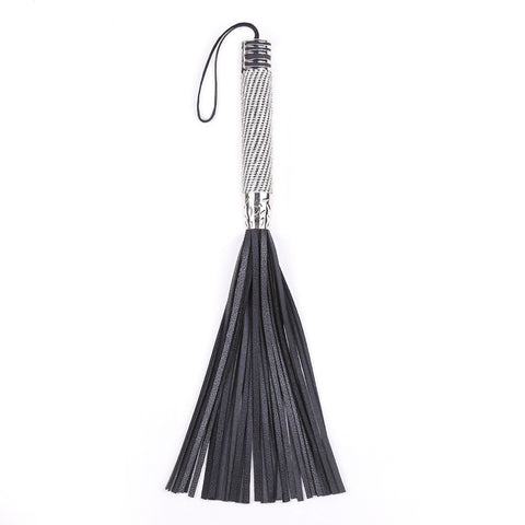 Diamond handle whip